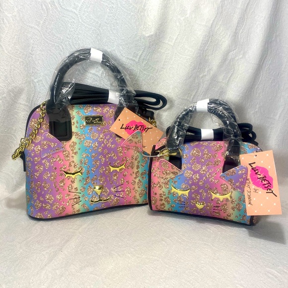 Betsey Johnson Handbags - Betsey Johnson Luv Crossbody Purse Womans hand Bag kitty cat rainbow set BNWT